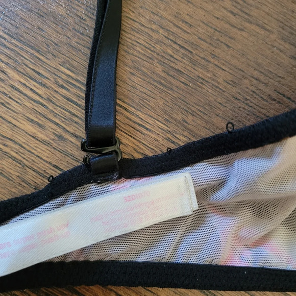 Pink Victoria's Secret Black Tropical Wear Everywhere Super Push-Up Bra Size 32D - Picture 7 of 8